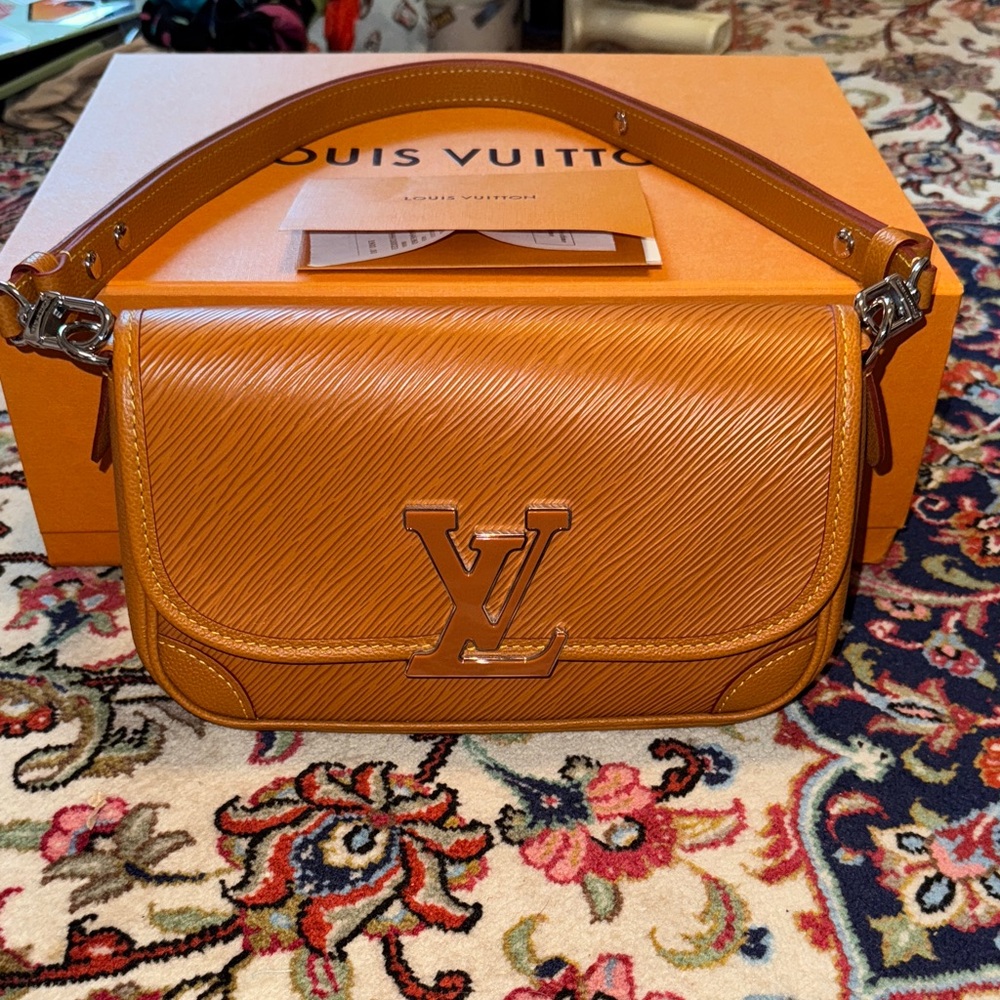 Louis Vuitton tan Buci Leather Shoulder Bag